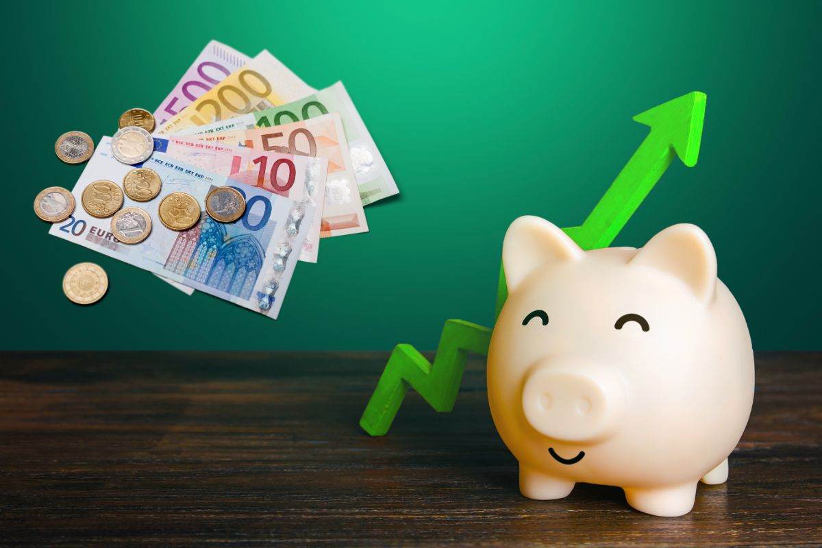 Salvadanaio ed euro